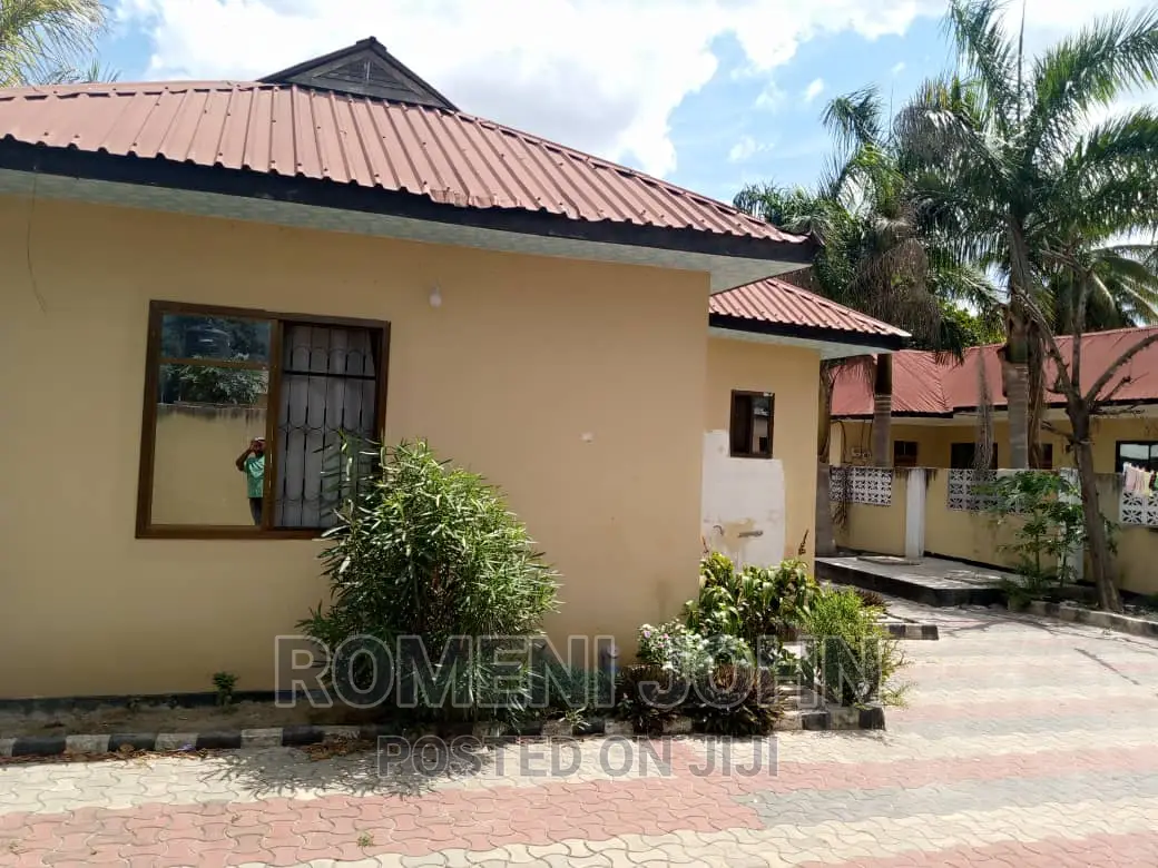 11bdrm House in Tanzania Dsm Ukonga, Ilala for sale