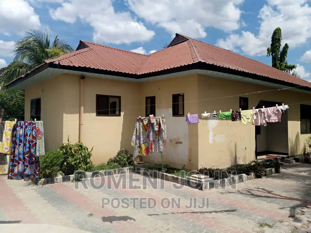 11bdrm House in Tanzania Dsm Ukonga, Ilala for sale
