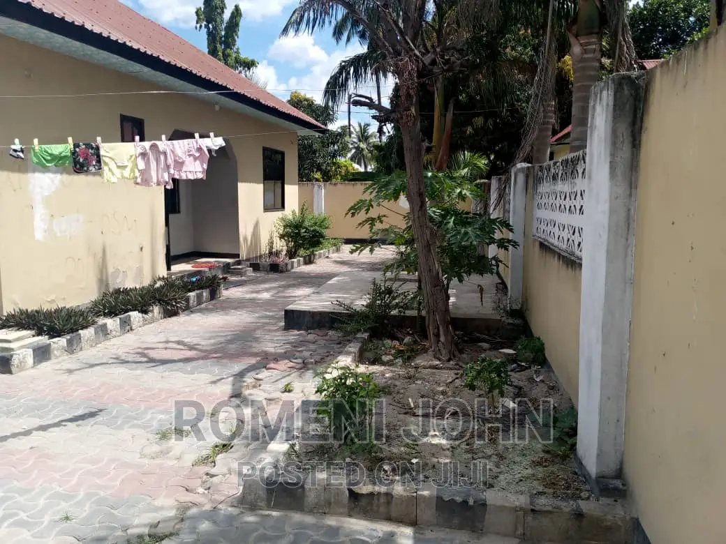 11bdrm House in Tanzania Dsm Ukonga, Ilala for sale