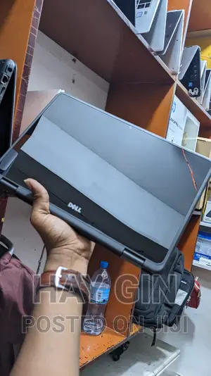 New Laptop Dell Latitude 3189 4GB Intel SSD 128GB