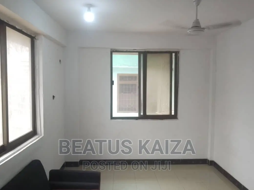 3bdrm Apartment in Kariakoo Madina for rent