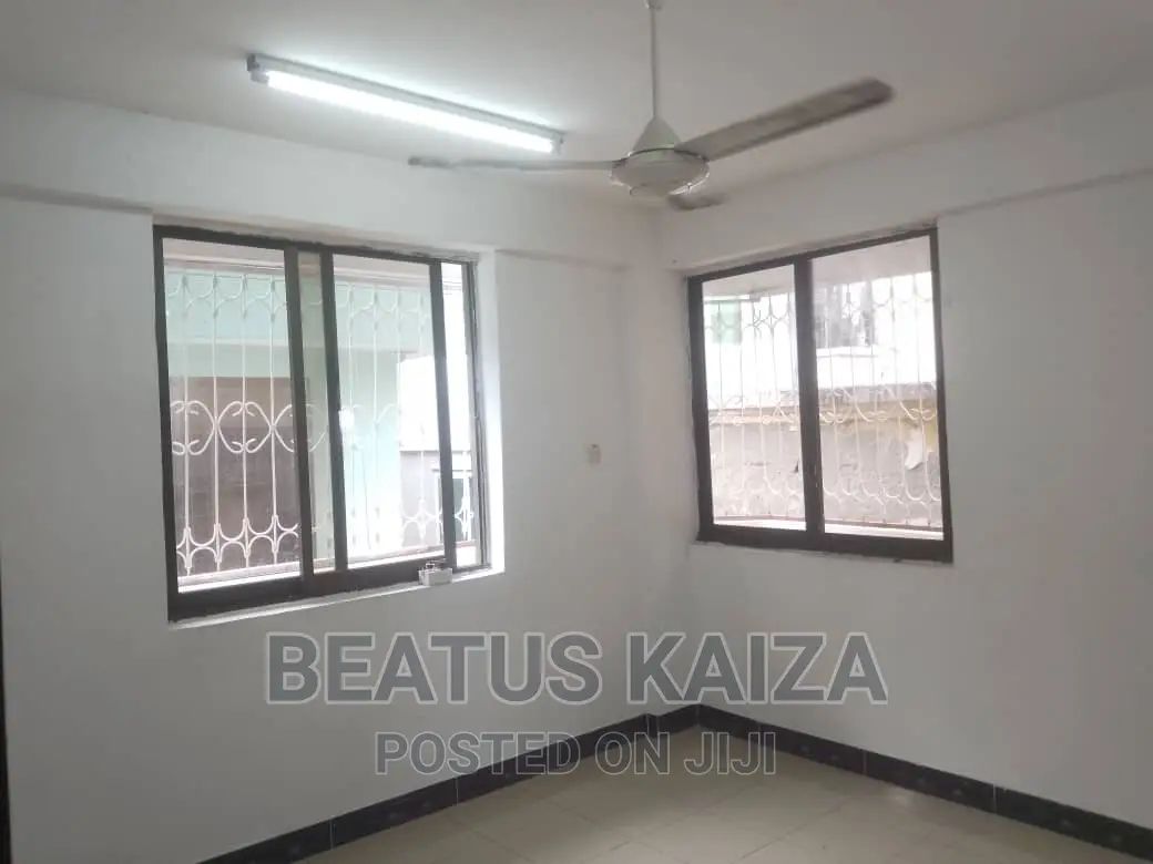 3bdrm Apartment in Kariakoo Madina for rent