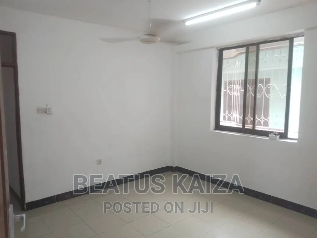 3bdrm Apartment in Kariakoo Madina for rent