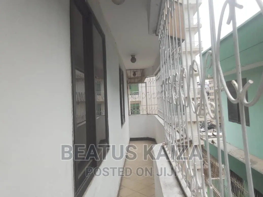 3bdrm Apartment in Kariakoo Madina for rent