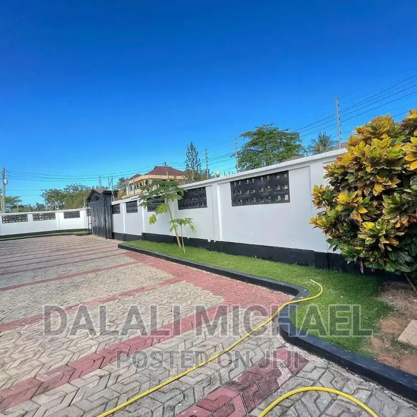 Furnished 4bdrm House in Mbezibeach for rent