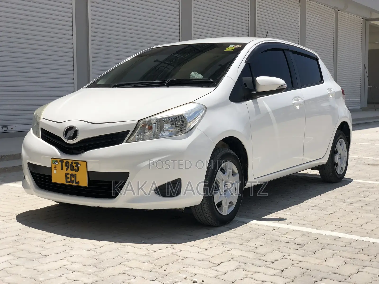 Toyota Vitz 2012 White