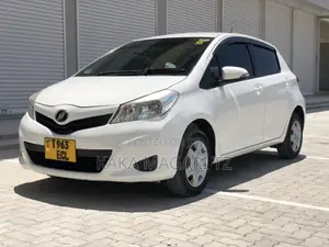 Toyota Vitz 2012 White