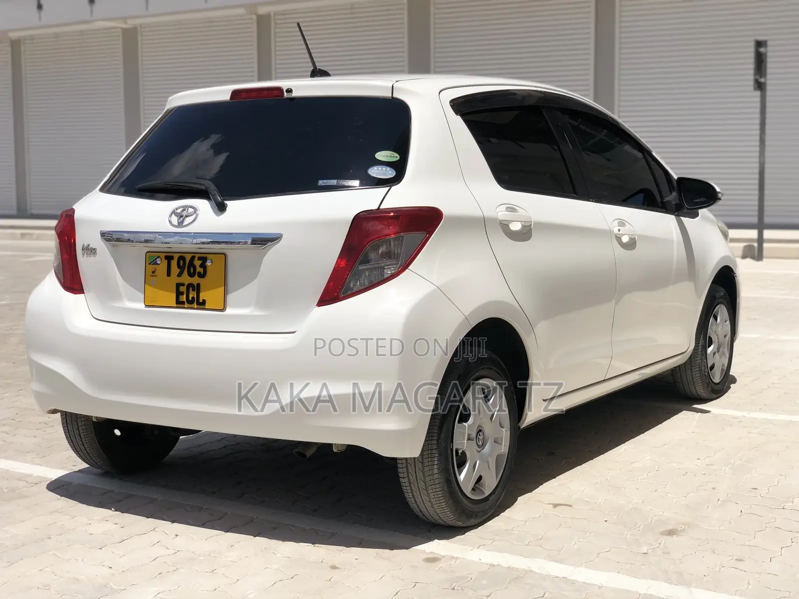Toyota Vitz 2012 White