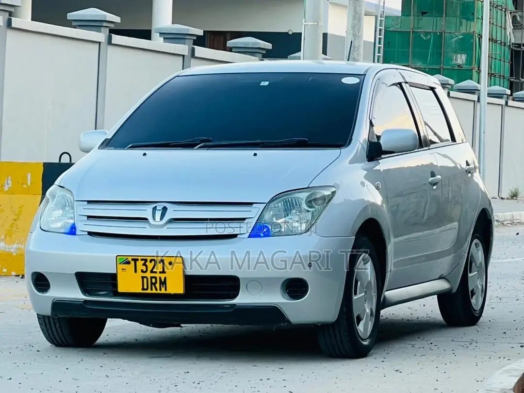 Toyota IST 2003 Silver