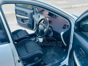 Toyota IST 2003 Silver