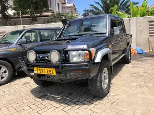 Toyota Land Cruiser 2013 Blue