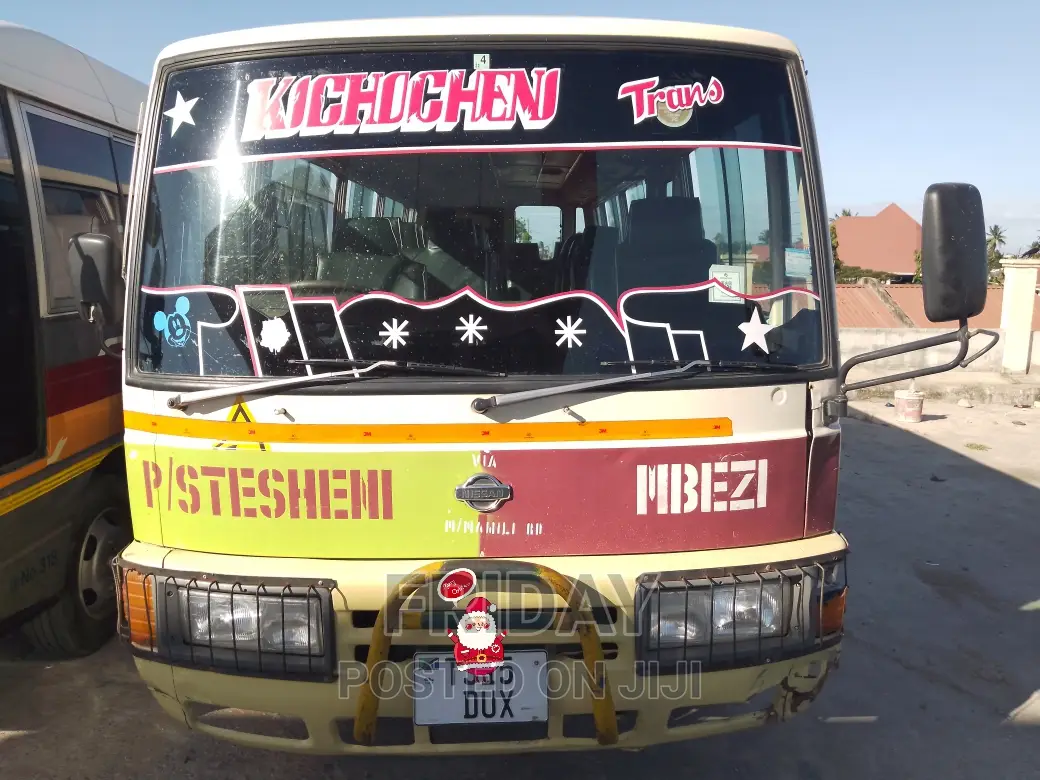 Nissan Civilian 2001
