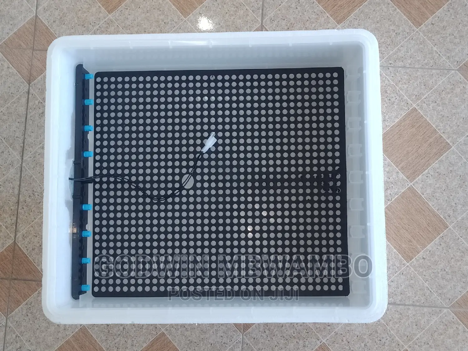 Mashe Y Kutotolesha Ya Mayai 60 Full Automatically Incubator