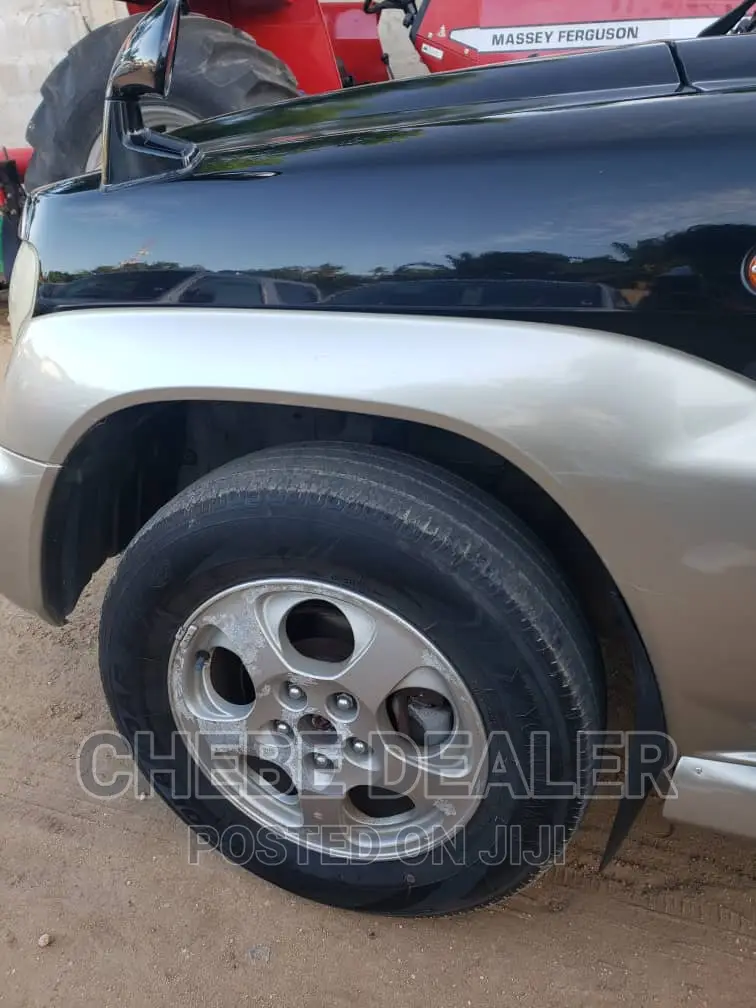 Mitsubishi Pajero 2000 Black