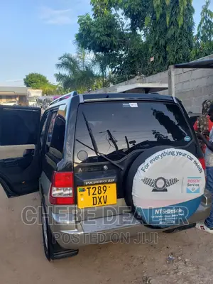 Mitsubishi Pajero 2000 Black