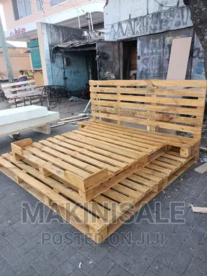 Kitanda Kizuri Cha Pallet Bed Simple