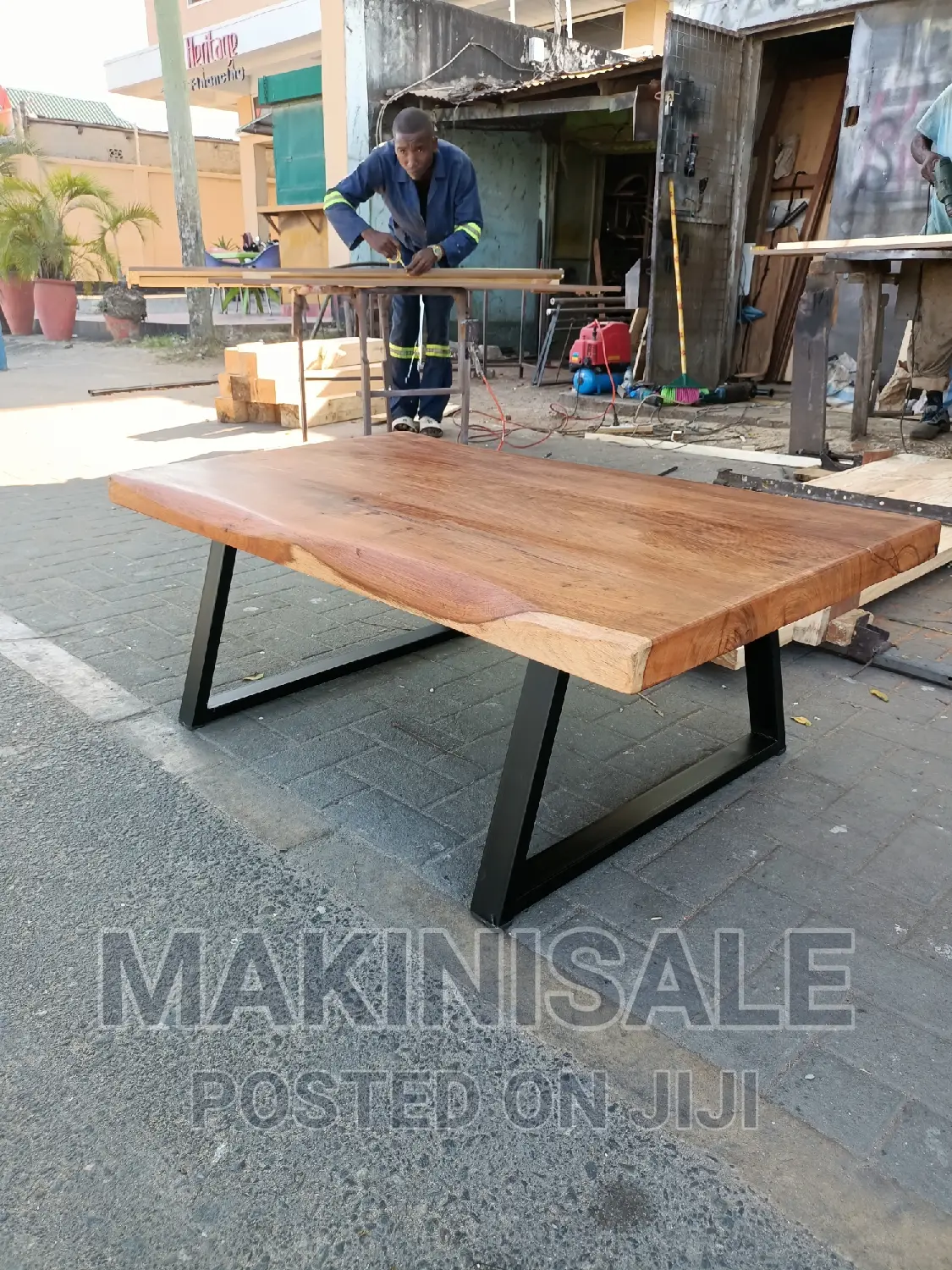 Coffee Table Nzuri Sana