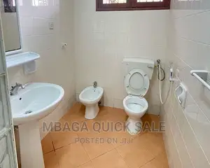 3bdrm House in Mbagaestate, Masaki for rent