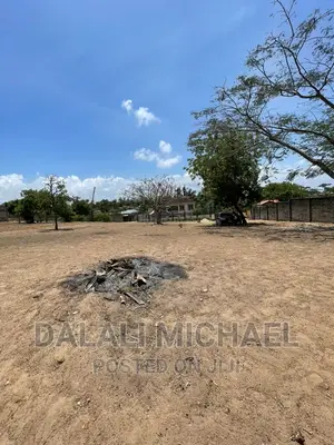 Plot for Sale at Salasala!!
