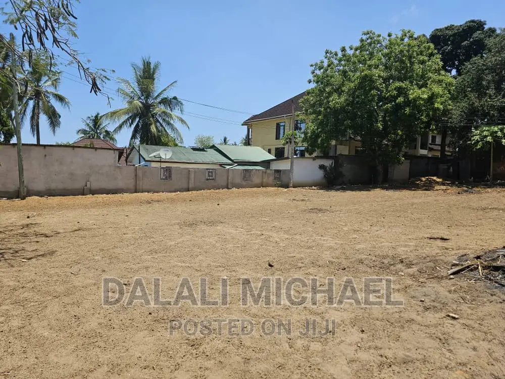 Plot for Sale at Salasala!!