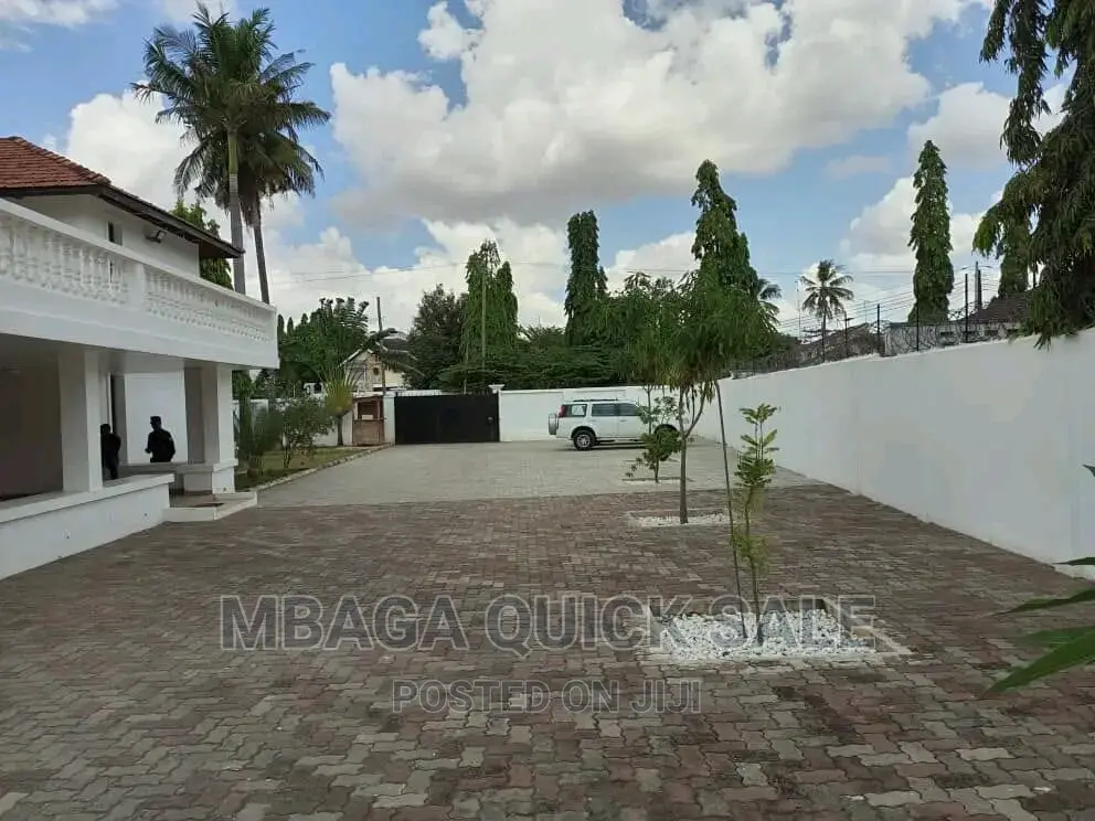 5bdrm Mansion in Mikocheni A, Kinondoni for rent
