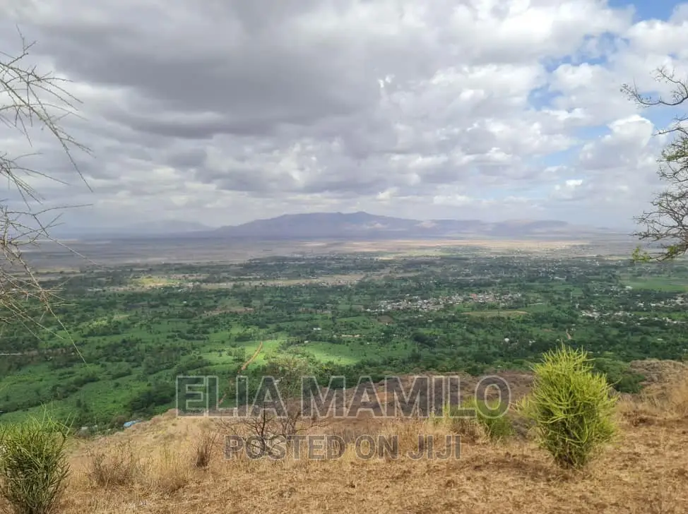Tourist Land for Sale in Manyara