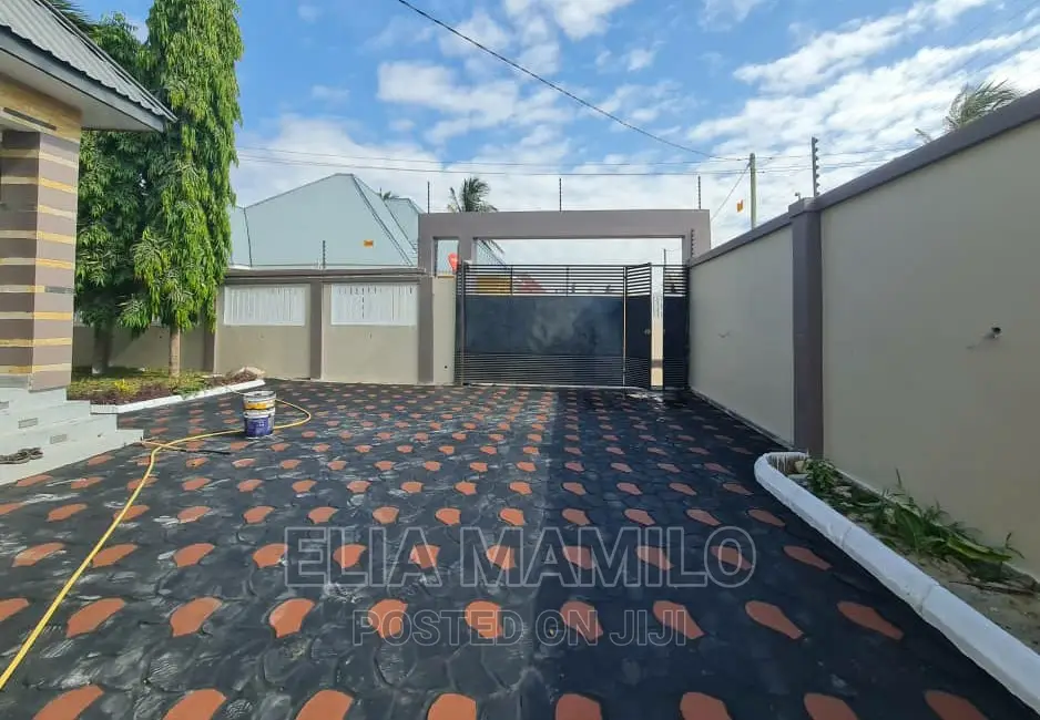 3bdrm House in Bunju A for sale