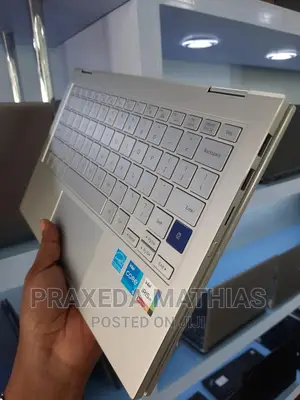 New Samsung Galaxy Book3 360 15 NP750QFG 8GB Intel Core I5 SSD 256GB