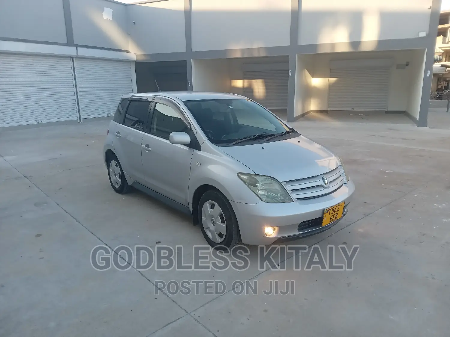 Toyota IST 2004 Silver