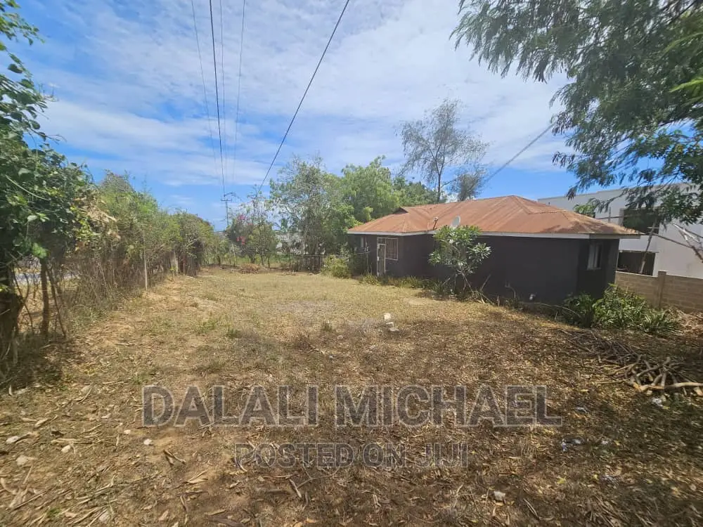 Plot for Sale Salasala.#.