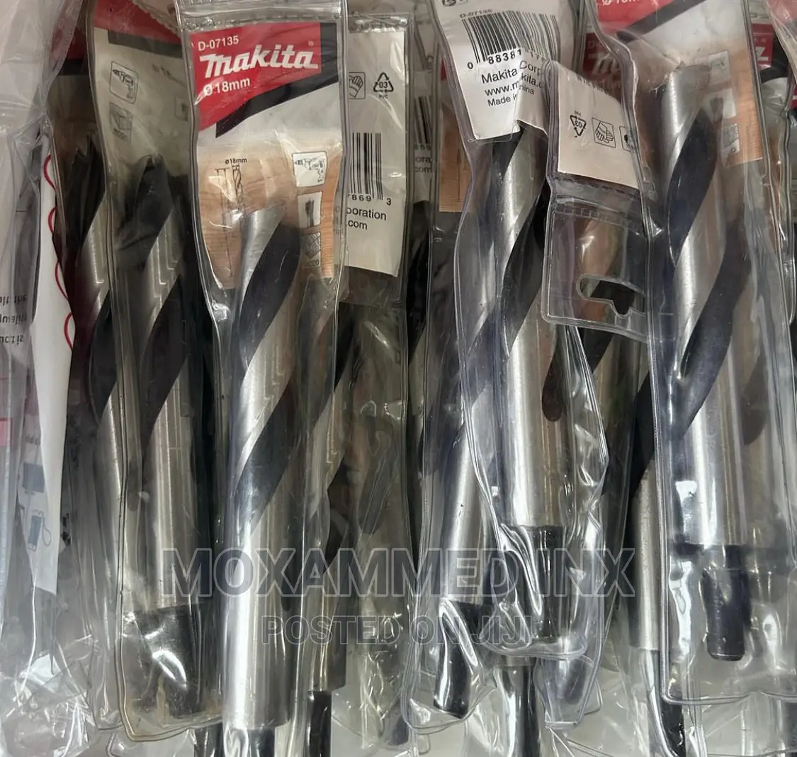 Makita Wood Drill 18mm D-07135