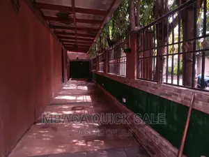 8bdrm House in Missing Near Beach, Msasani for rent