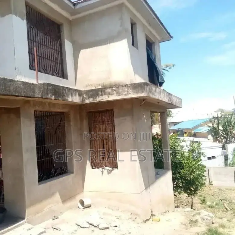 6bdrm House in Mbezi Mwisho, Kinondoni for sale