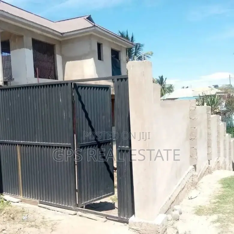 6bdrm House in Mbezi Mwisho, Kinondoni for sale