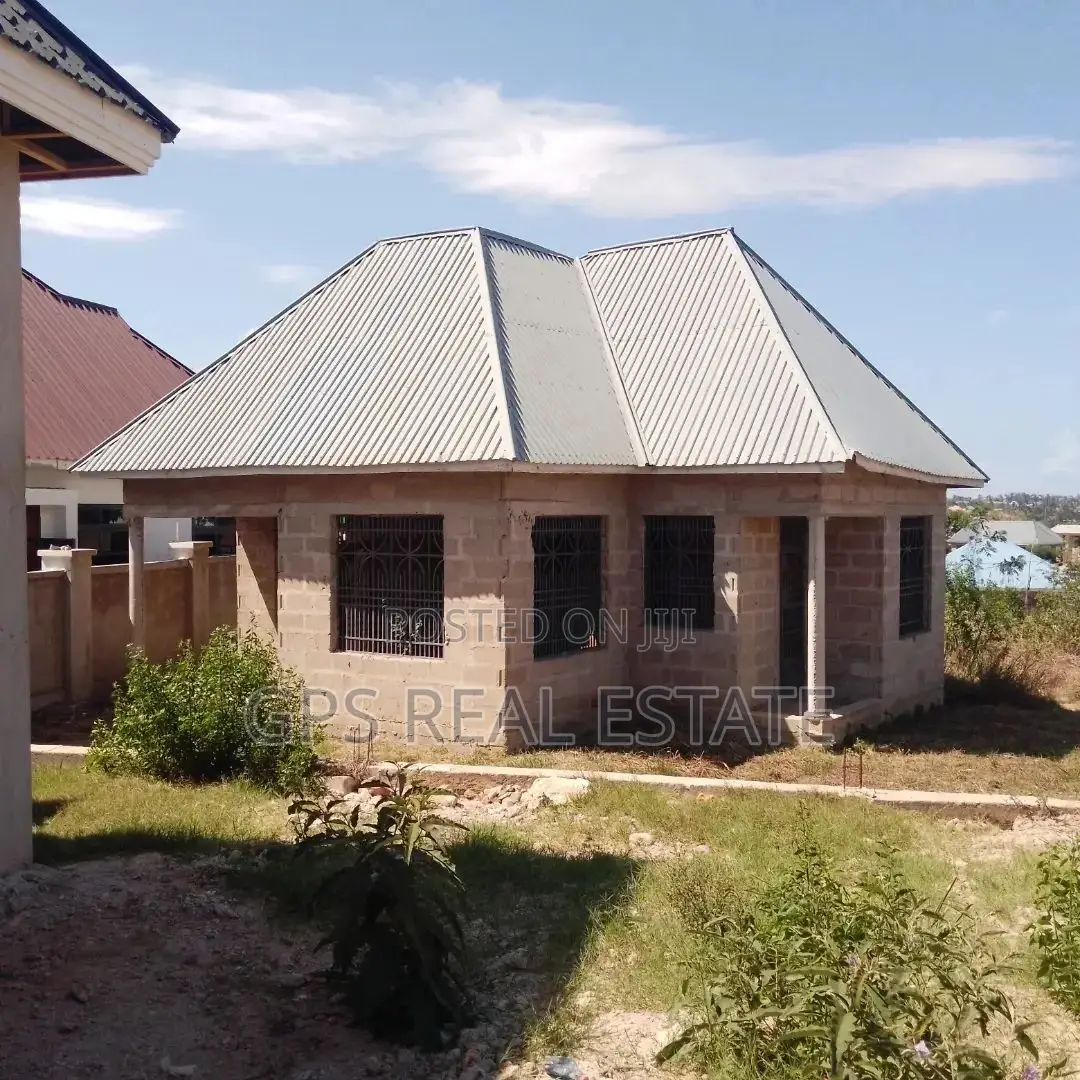 3bdrm House in Kimara Njia Panda, Kinondoni for sale