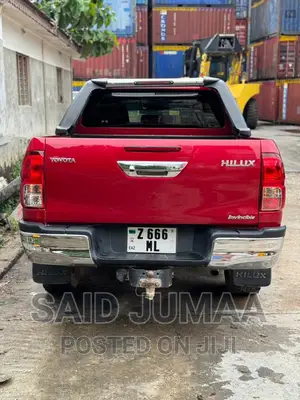 Toyota Hilux 2017 Red