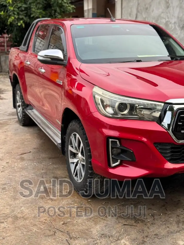 Toyota Hilux 2017 Red