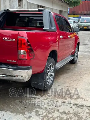Toyota Hilux 2017 Red