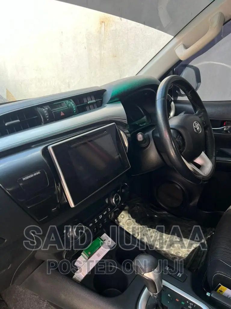 Toyota Hilux 2017 Red