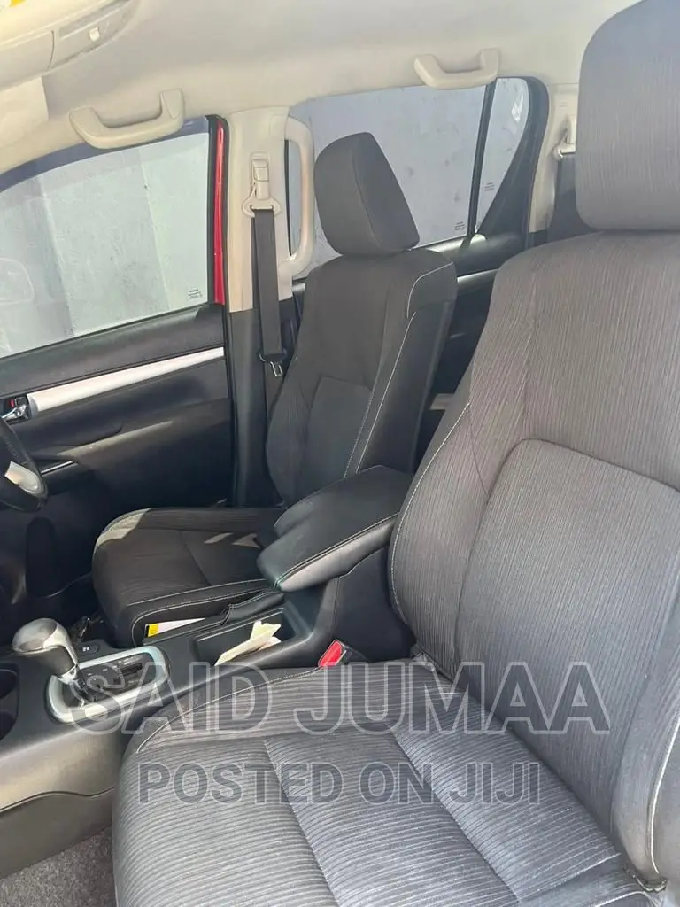 Toyota Hilux 2017 Red