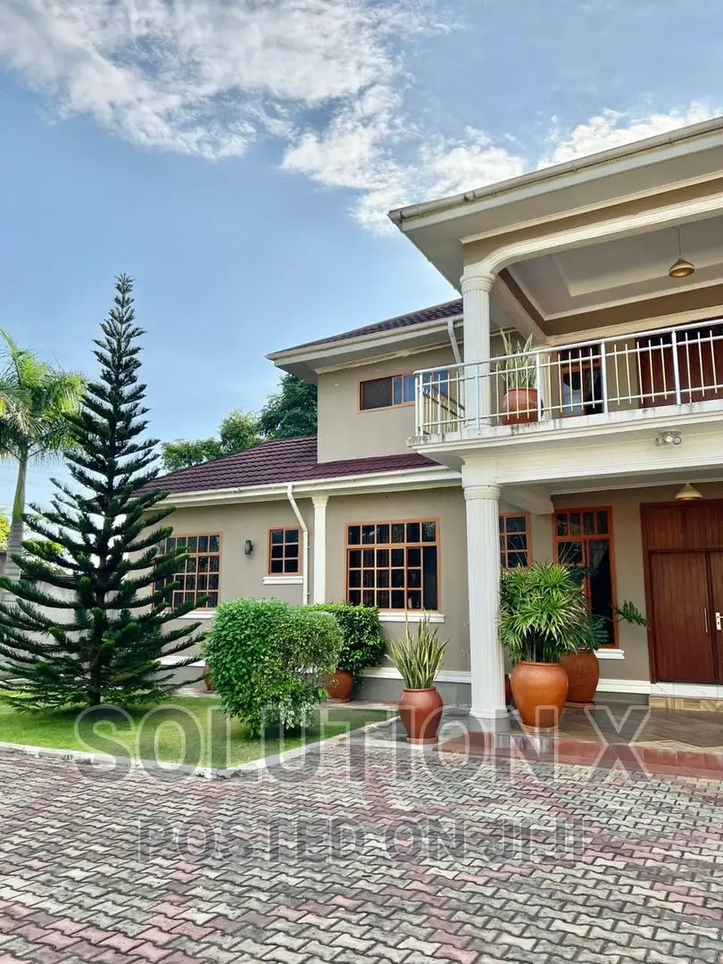 4bdrm Mansion in Bunju for sale