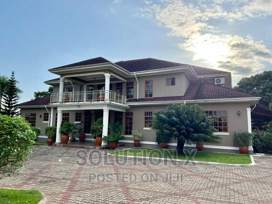 4bdrm Mansion in Bunju for sale