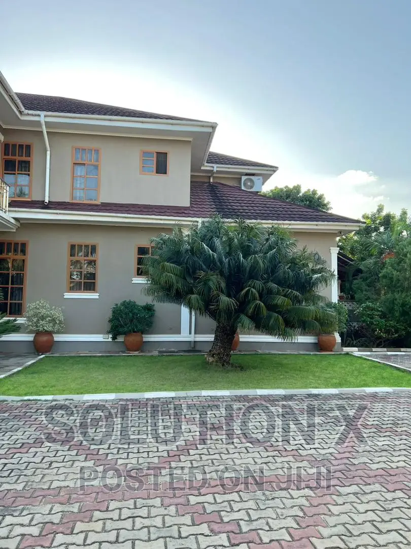4bdrm Mansion in Bunju for sale