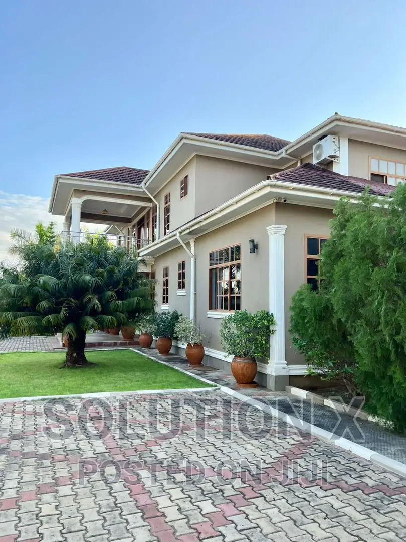 4bdrm Mansion in Bunju for sale