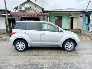 Toyota IST 2004 Silver