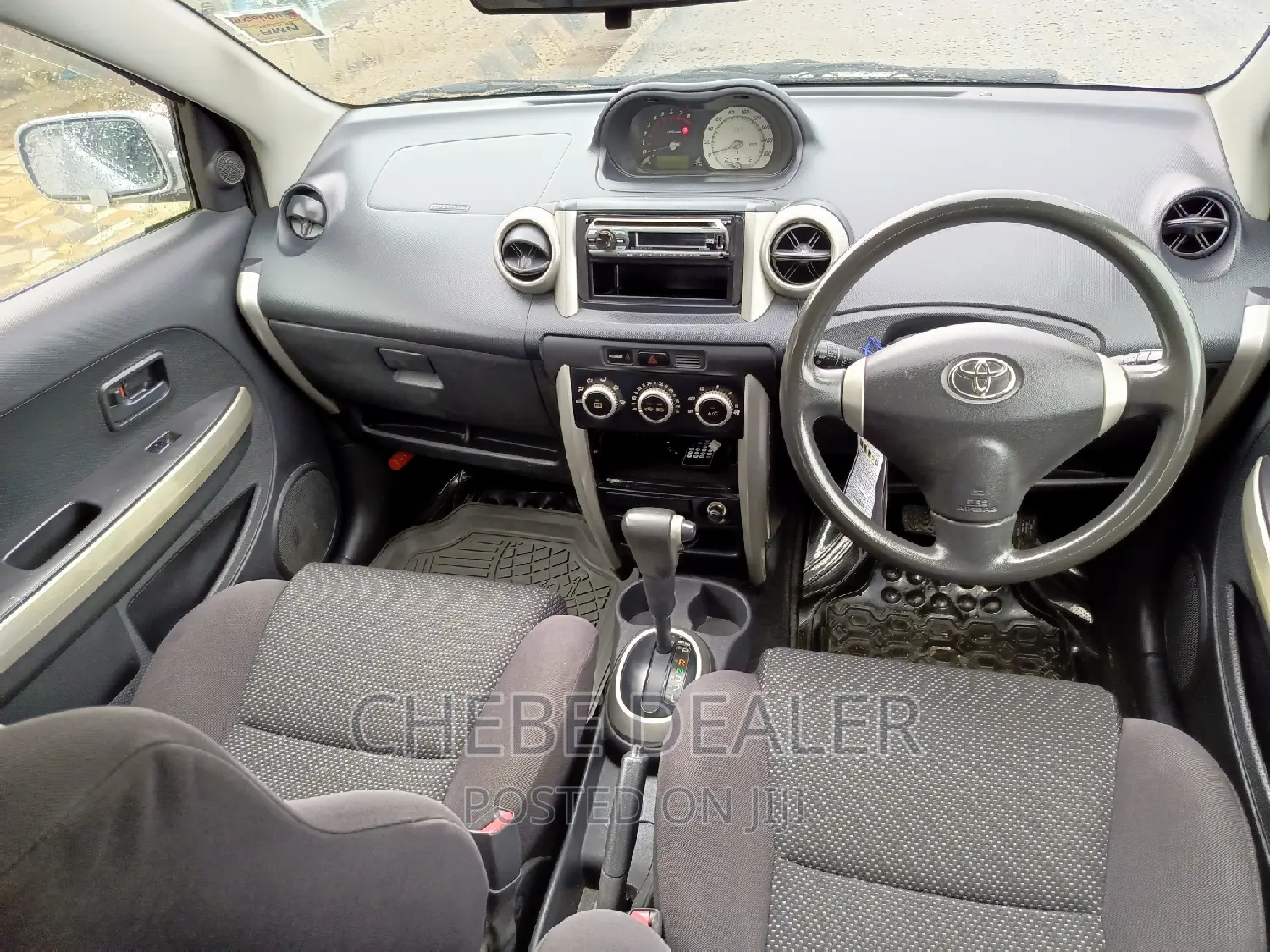Toyota IST 2004 Silver