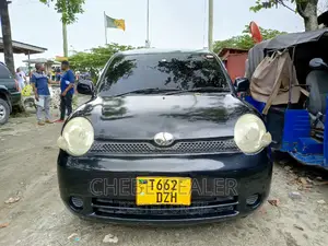 Toyota Sienta 2005 Black