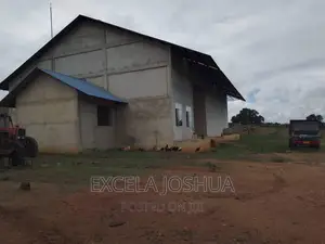 Yard Ina Godown Inauzwa Na Bank Mkata Tanga