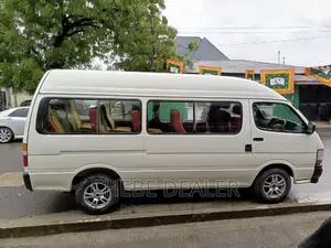Toyota HiAce 2002 White