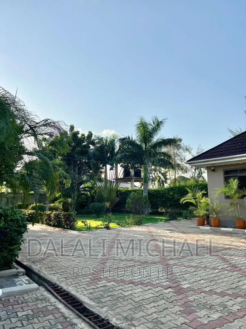 4bdrm House in Bunju Beach for sale